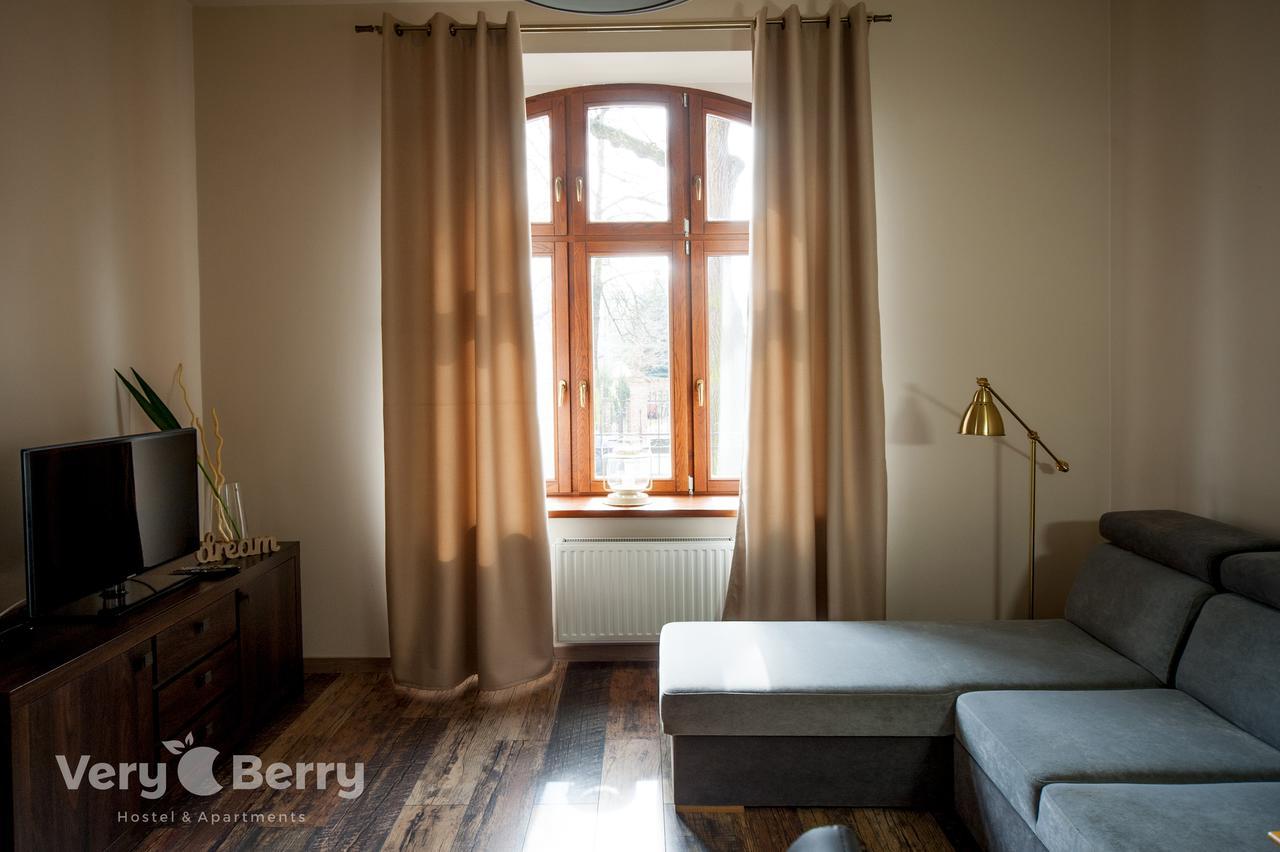 Przestronny Apartament Very Berry W Poznaniu Z Dwiema Sypialniami By Noclegi Renters Exterior photo