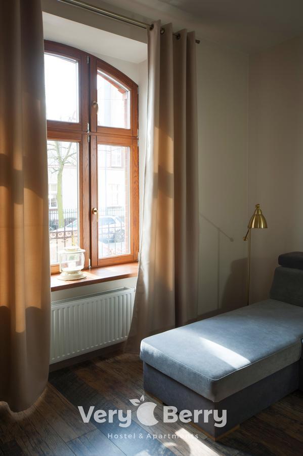 Przestronny Apartament Very Berry W Poznaniu Z Dwiema Sypialniami By Noclegi Renters Exterior photo